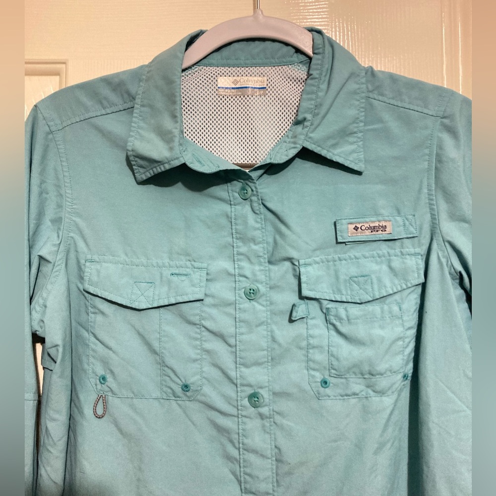 Women’s Columbia button up fishing shirt size Small